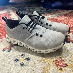 Cloud 5 waterproof size 7